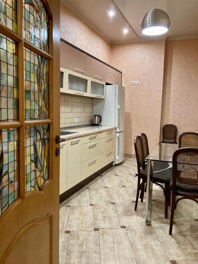 Large Apartment In The City Center Mukačevo Exteriér fotografie